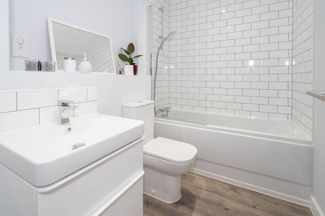 New Build - 2 Bed Snug Modern Apartment - Juliet Balcony - Roof Top Terrace - Digbeth, Birmingham City Centre - Free Netflix & Smart Tv Εξωτερικό φωτογραφία